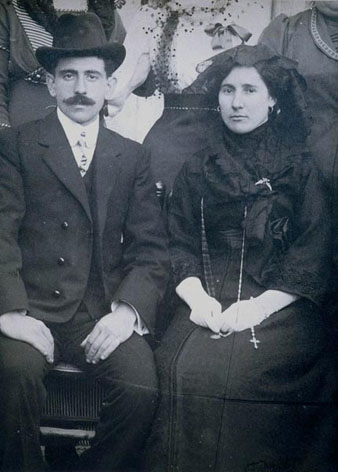 Foto de casament de Valent&iacute; Fargnoli i Rosa Vilasseca. 1912