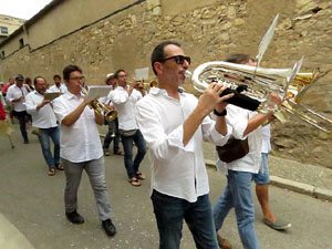 Festa Major de Sant Daniel 2019 - Cercavila des del mirador de Montorr&oacute; al Monestir de Sant Daniel