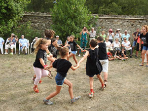 Festa Major de Sant Daniel 2019 - Danses i salutacions al monestir de Sant Daniel