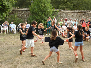 Festa Major de Sant Daniel 2019 - Danses i salutacions al monestir de Sant Daniel