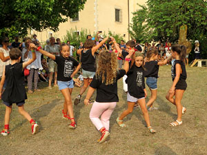 Festa Major de Sant Daniel 2019 - Danses i salutacions al monestir de Sant Daniel