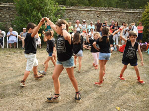 Festa Major de Sant Daniel 2019 - Danses i salutacions al monestir de Sant Daniel
