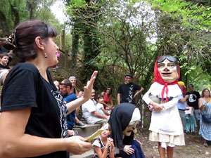 Festa Major de Sant Daniel 2019 - Audici&oacute; i ballada de la Sardana de les monges al claustre del Monestir de Sant Daniel