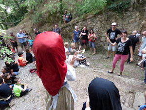 Festa Major de Sant Daniel 2019 - Audici&oacute; i ballada de la Sardana de les monges al claustre del Monestir de Sant Daniel