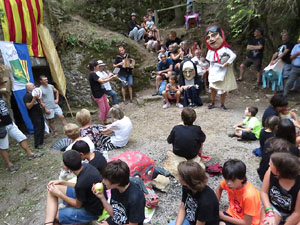 Festa Major de Sant Daniel 2019 - Audici&oacute; i ballada de la Sardana de les monges al claustre del Monestir de Sant Daniel