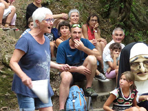 Festa Major de Sant Daniel 2019 - Audici&oacute; i ballada de la Sardana de les monges al claustre del Monestir de Sant Daniel