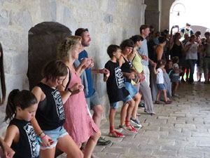 Festa Major de Sant Daniel 2019 - Audici&oacute; i ballada de la Sardana de les monges al claustre del Monestir de Sant Daniel