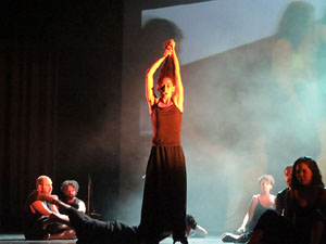 Festivals de Girona. FITAG 2019 - 'Experiment autoficci&oacute;'. Espectacle inaugural al Teatre Municipal, dirigit per Carolina Correa