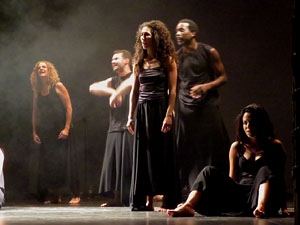 Festivals de Girona. FITAG 2019 - 'Experiment autoficci&oacute;'. Espectacle inaugural al Teatre Municipal, dirigit per Carolina Correa