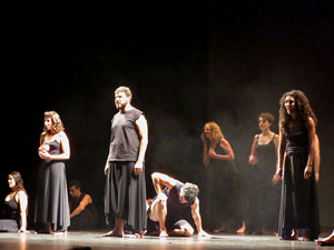Festivals de Girona. FITAG 2019 - 'Experiment autoficci&oacute;'. Espectacle inaugural al Teatre Municipal, dirigit per Carolina Correa