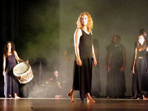 Festivals de Girona. FITAG 2019 - 'Experiment autoficci&oacute;'. Espectacle inaugural al Teatre Municipal, dirigit per Carolina Correa