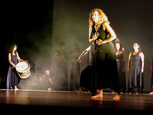 Festivals de Girona. FITAG 2019 - 'Experiment autoficci&oacute;'. Espectacle inaugural al Teatre Municipal, dirigit per Carolina Correa
