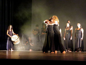 Festivals de Girona. FITAG 2019 - 'Experiment autoficci&oacute;'. Espectacle inaugural al Teatre Municipal, dirigit per Carolina Correa