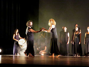 Festivals de Girona. FITAG 2019 - 'Experiment autoficci&oacute;'. Espectacle inaugural al Teatre Municipal, dirigit per Carolina Correa