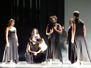 Festivals de Girona. FITAG 2019 - 'Experiment autoficci&oacute;'. Espectacle inaugural al Teatre Municipal, dirigit per Carolina Correa