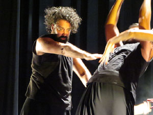 Festivals de Girona. FITAG 2019 - 'Experiment autoficci&oacute;'. Espectacle inaugural al Teatre Municipal, dirigit per Carolina Correa