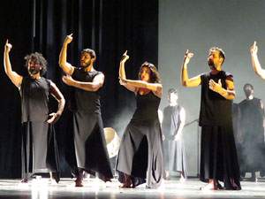 Festivals de Girona. FITAG 2019 - 'Experiment autoficci&oacute;'. Espectacle inaugural al Teatre Municipal, dirigit per Carolina Correa