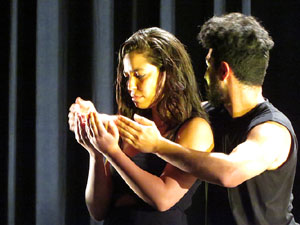 Festivals de Girona. FITAG 2019 - 'Experiment autoficci&oacute;'. Espectacle inaugural al Teatre Municipal, dirigit per Carolina Correa