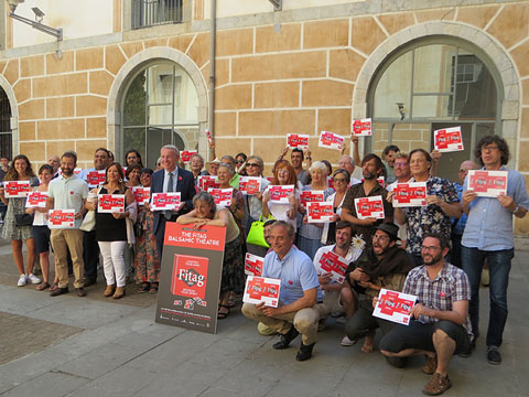 Finalitzaci&oacute; de la presentaci&oacute; al pati de la Casa de Cultura