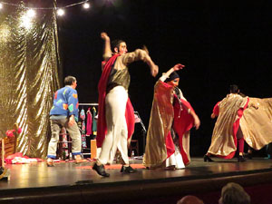 Festivals de Girona. FITAG 2019 - 'Tinto coraz&oacute;n'. Espectacle interpretat per la companyia 'Situaci&oacute;n Pa&iacute;s' de Valparaiso, Xile