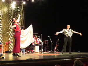 Festivals de Girona. FITAG 2019 - 'Tinto coraz&oacute;n'. Espectacle interpretat per la companyia 'Situaci&oacute;n Pa&iacute;s' de Valparaiso, Xile