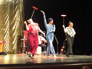 Festivals de Girona. FITAG 2019 - 'Tinto coraz&oacute;n'. Espectacle interpretat per la companyia 'Situaci&oacute;n Pa&iacute;s' de Valparaiso, Xile