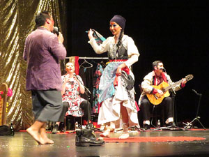 Festivals de Girona. FITAG 2019 - 'Tinto coraz&oacute;n'. Espectacle interpretat per la companyia 'Situaci&oacute;n Pa&iacute;s' de Valparaiso, Xile