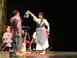 Festivals de Girona. FITAG 2019 - 'Tinto coraz&oacute;n'. Espectacle interpretat per la companyia 'Situaci&oacute;n Pa&iacute;s' de Valparaiso, Xile