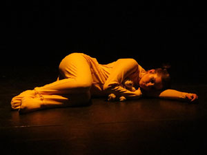 Festivals de Girona. FITAG 2019 - '8 wires or 1 reason of love'. Espectacle interpretat per la companyia 'Student Dance and Plastic Theatre Oler' de Moscou