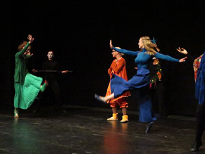 Festivals de Girona. FITAG 2019 - '8 wires or 1 reason of love'. Espectacle interpretat per la companyia 'Student Dance and Plastic Theatre Oler' de Moscou