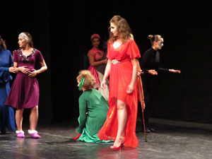 Festivals de Girona. FITAG 2019 - '8 wires or 1 reason of love'. Espectacle interpretat per la companyia 'Student Dance and Plastic Theatre Oler' de Moscou