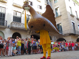 Arribada de la Flama del Canig&oacute; 2019 a la pla&ccedil;a del Vi