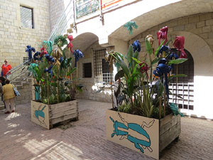 Temps de Flors 2019. Muntatges florals al espais de Caixaf&ograve;rum, a l'edifici de la Fontana d'Or
