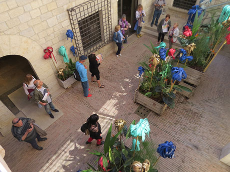 Temps de Flors 2019. Muntatges florals al espais de Caixaf&ograve;rum, a l'edifici de la Fontana d'Or