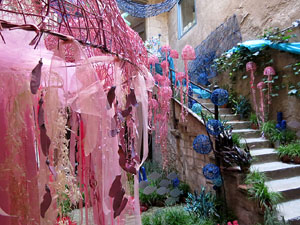 Temps de Flors 2019. Instal&middot;laci&oacute; 'Profundum Maris / Mar profund' a la Casa Sambola - Pla Dalmau