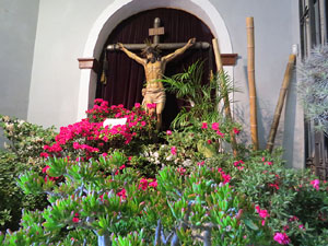 Temps de Flors 2019. Decoracions florals als diversos espais de l'Esgl&eacute;sia dels Dolors