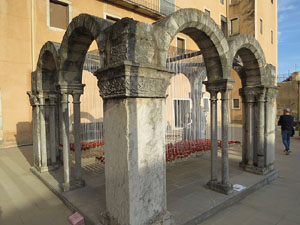 Temps de Flors 2019. Instal&middot;laci&oacute; floral a la terrassa i l'assecador del Museu d'Hist&ograve;ria