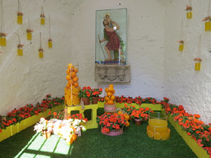 Temps de Flors 2019. Instal&middot;lacions i muntatges florals a la Capella de Sant Crist&ograve;fol, al Passeig Arqueol&ograve;gic