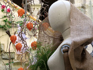 Temps de Flors 2019. Instal&middot;lacions i decoracions florals al claustre rom&agrave;nic del monestir de Sant Daniel