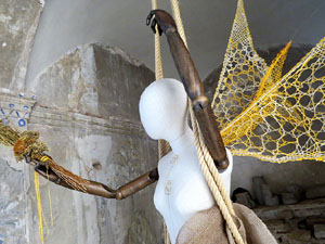Temps de Flors 2019. Instal&middot;lacions i decoracions florals al claustre rom&agrave;nic del monestir de Sant Daniel