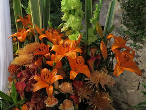 Temps de Flors 2019. Decoracions florals als baixos de l'edifici de les Sarra&iuml;nes