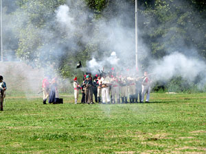XII Festa Reviu els Setges Napole&ograve;nics de Girona. Recreaci&oacute; d'una batalla napole&ograve;nica al Parc de les Ribes del Ter