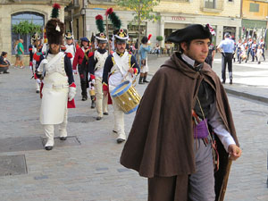 XII Festa Reviu els Setges Napole&ograve;nics de Girona. Desfilada pels carrers de Girona