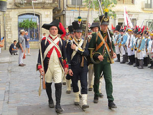 XII Festa Reviu els Setges Napole&ograve;nics de Girona. Desfilada pels carrers de Girona