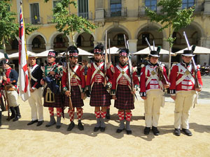XII Festa Reviu els Setges Napole&ograve;nics de Girona. Presentaci&oacute; a la pla&ccedil;a de la Independ&egrave;ncia