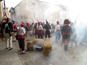 XII Festa Reviu els Setges Napole&ograve;nics de Girona. Combats a la pla&ccedil;a dels Ap&ograve;stols