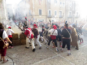 XII Festa Reviu els Setges Napole&ograve;nics de Girona. Combats a la pla&ccedil;a dels Ap&ograve;stols