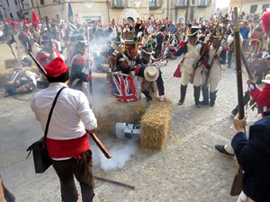 XII Festa Reviu els Setges Napole&ograve;nics de Girona. Combats a la pla&ccedil;a dels Ap&ograve;stols