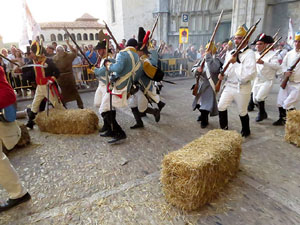 XII Festa Reviu els Setges Napole&ograve;nics de Girona. Combats a la pla&ccedil;a dels Ap&ograve;stols