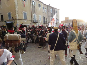 XII Festa Reviu els Setges Napole&ograve;nics de Girona. Combats a la pla&ccedil;a dels Ap&ograve;stols